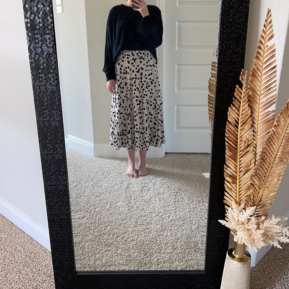 Tahari Dresses & Skirts - Polka dot Skirt